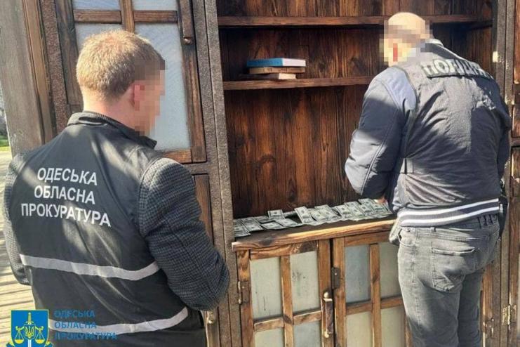 Викрито корупційну схему посадовця Держгеокадастру в Одеській області