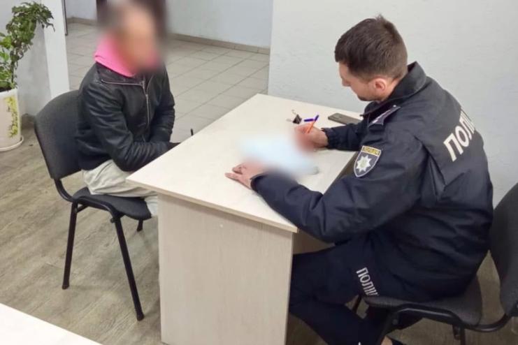 Поліцейські склали адміністративний протокол відносно жителя Подільського району за незаконне використання поліцейського однострою