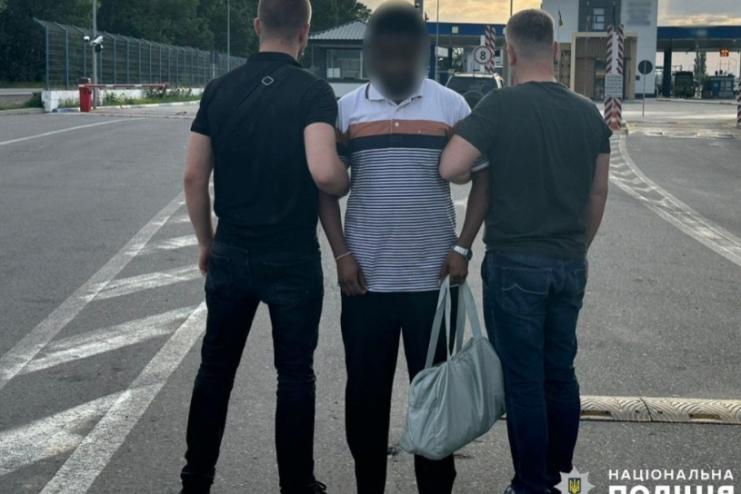 Хотів сплавити суперника в Африку: в Одесі оштрафували горе-коханця, який дав хабар оперативникам СБУ