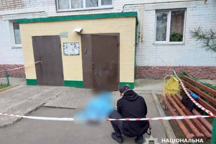 Трагедія в Одеській області: з багатоповерхівки випала літня жінка