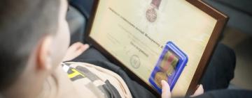 В Одесі рідним загиблих дев’ятьох поліцейських передали відзнаки Президента України «За оборону України»