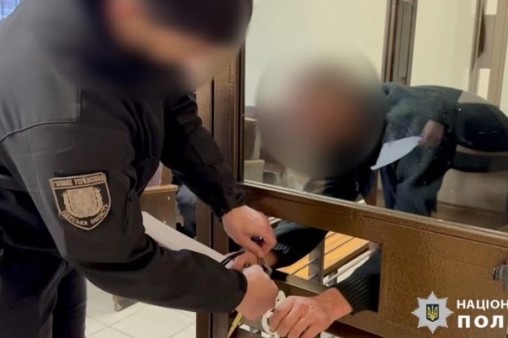За умисне вбивство однієї людини та закінчений замах на вбивство іншої одесит проведе за ґратами більше 10 років