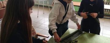 Учні Бессарабського ліцею разом з дорослими допомагають військовим 