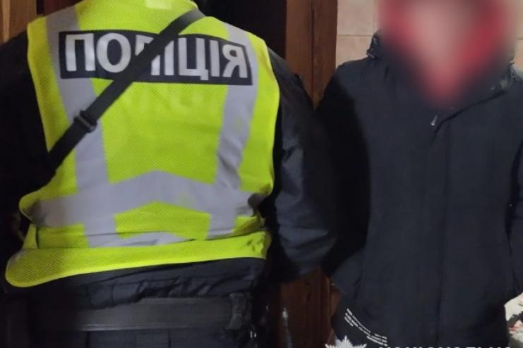 За обвинуваченням у замаху на життя місцевого чоловіка, розбійному нападі та заволодінні його автівкою судитимуть молодика