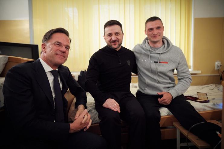  В Одесі Володимир Зеленський  зустрівся з керівником Одеської області Олегом Кіпером і Генеральним секретарем НАТО Марком Рютте
