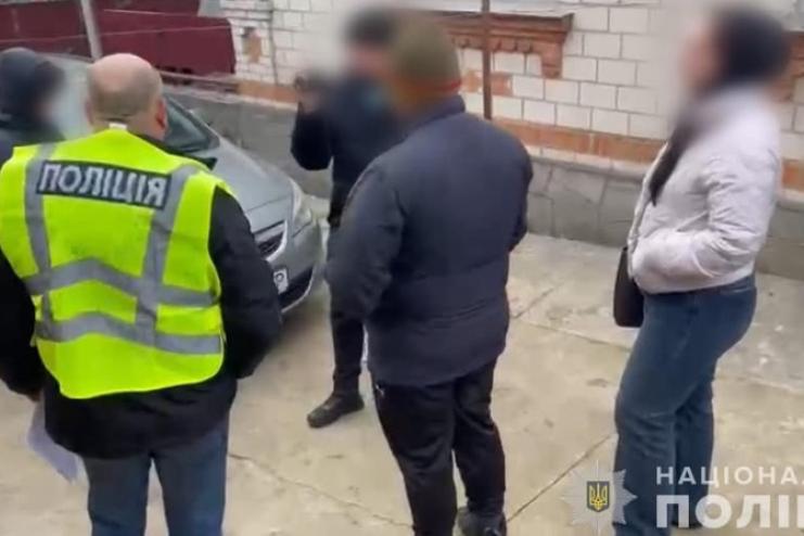 Таксисту, який допомагав чоловікам призовного віку покинути країну, загрожує ув'язнення
