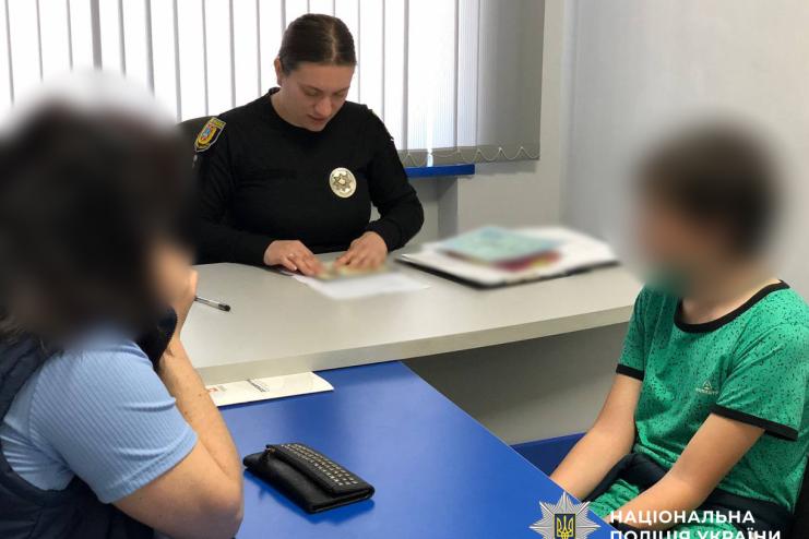 У Білгороді-Дністровському викрито підлітків, які влаштували вибух у під’їзді багатоповерхівки