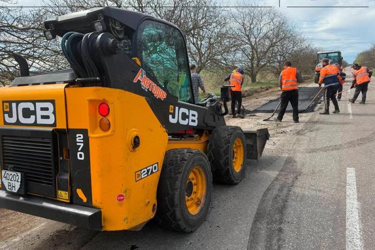   Дорожники Одещини інформують про ліквідацію аварійних ям та колійності на дорогах