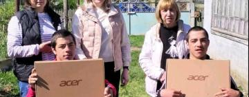 Бессарабська громада передала ноутбуки людям з інвалідністю