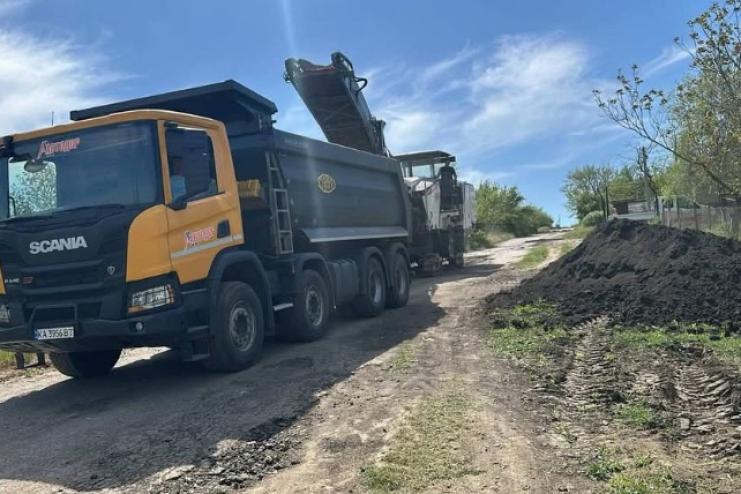 В Бессарабському продовжують ремонт доріг