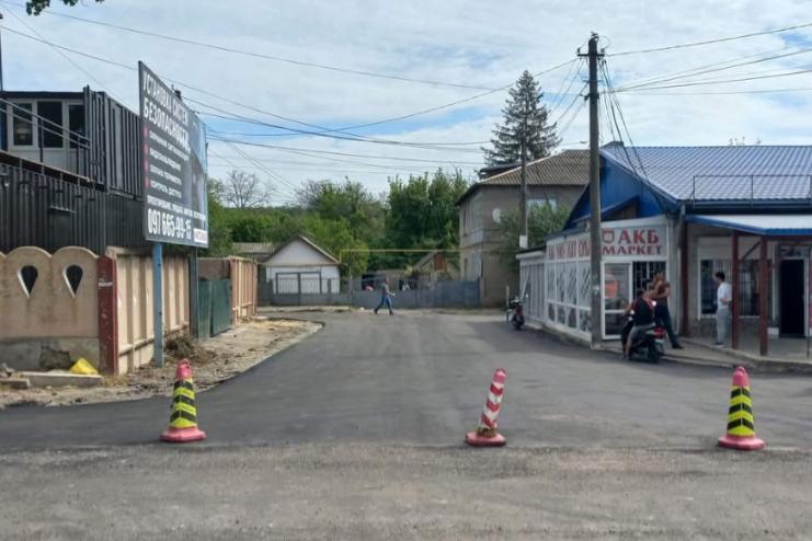 В Бессарабському продовжують ремонт доріг