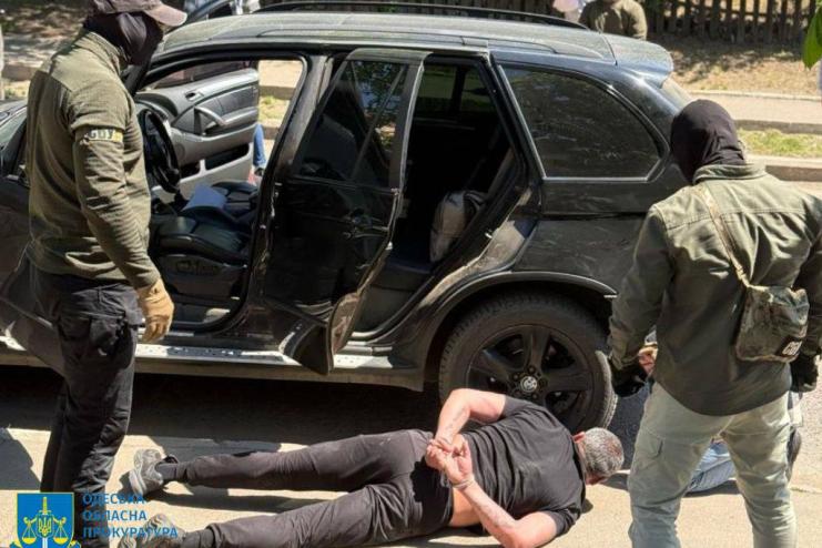 Сприяння у бронюванні через "липове" працевлаштування: на Одещині викрито схему ухилення від мобілізації