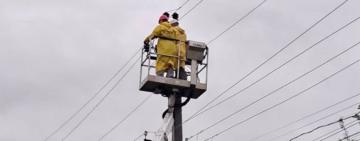 Енергетики усувають наслідки негоди: від початку доби на Одещині відновили світло в 2500 родин