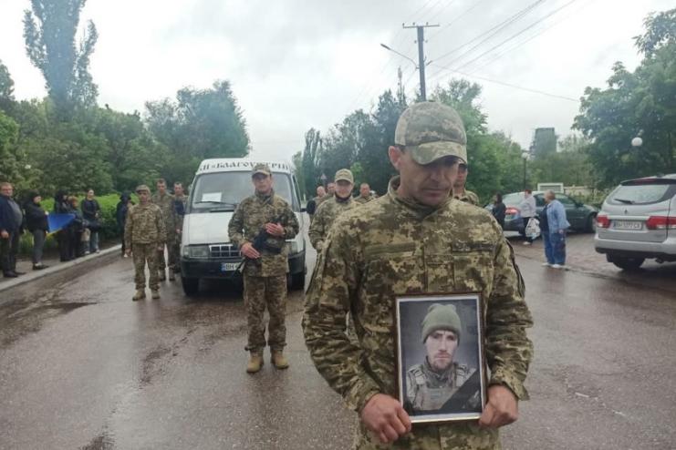 Арцизька громада провела в останню путь Героя Олександра Доксова