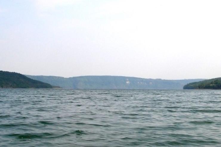 На Одещині з водойми дістали тіло зниклого рибалки