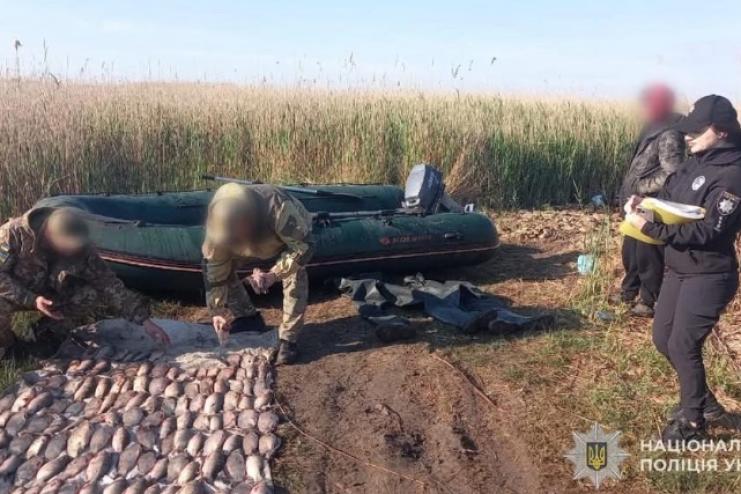 Поліцейські викрили трьох жителів Одещини у браконьєрстві на озері Сасик та річці Турунчук