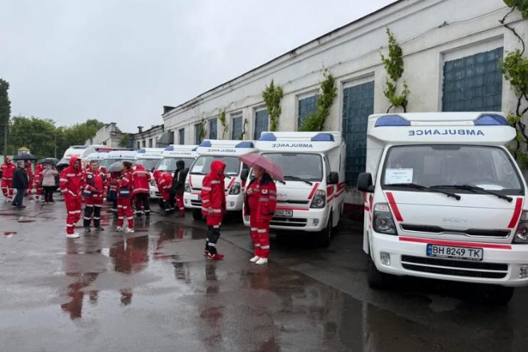 Медзаклади Одещини отримали 11 автівок швидкої допомоги
