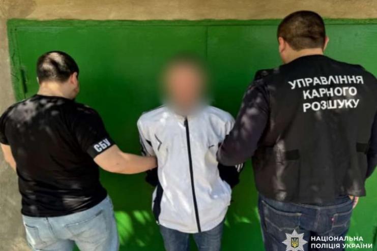 В Одесі викрили зрадників, які палили автівки ЗСУ та об’єкти Укрзалізниці
