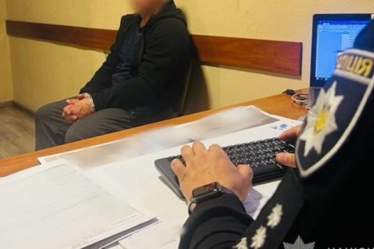 В Одесі поліцейські затримали 51-річного чоловіка з іншої області за підозрою в заподіянні тяжкого тілесного ушкодження знайомому 