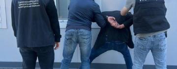 Обіцяв «формальну» службу та припинення судового розгляду: на Одещині затримали чоловіка, який вимагав 35 тисяч доларів за вплив на посадовців