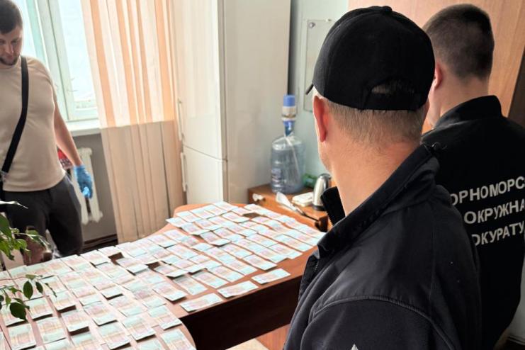 В Одесі викрито чиновника районної адміністрації на хабарі у 100 тисяч гривень