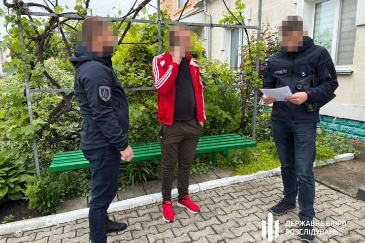 ДБР розслідує насильницьку мобілізацію: троє працівників ТЦК під підозрою