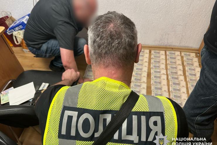 На Одещині помічника судді викрили на хабарі за «вирішення» справи в суді