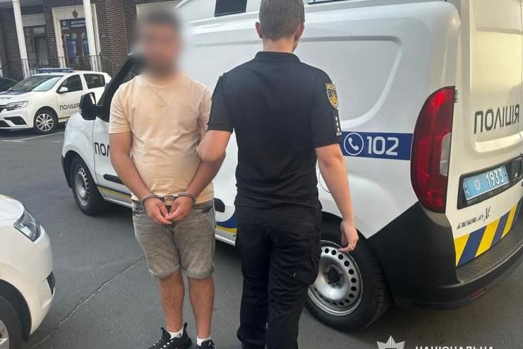 Поліцейські викрили молодика з Березівщини, який привласнював гроші з рахунків військовослужбовців за шахрайською схемою «Дзвінок з банку»