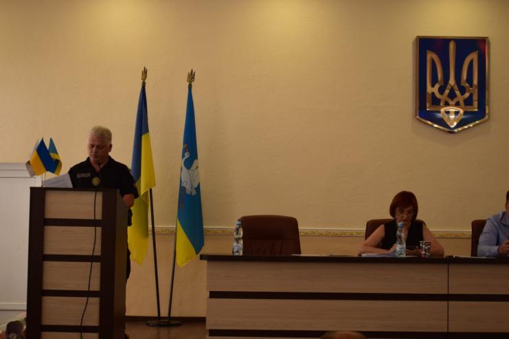 Офіцер громади звітував про свою роботу: депутати доручили шерифу виявляти факти продажу алкоголю підліткам
