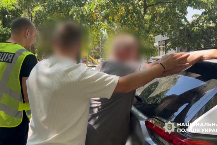На Одещині затримали посадовця ТЦК за хабар у 3 тисячі доларів: вимагав гроші за виключення з розшуку