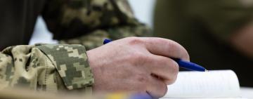 Уряд удосконалив військовий облік 25-річних чоловіків і жінок із медичною освітою: що змінилося