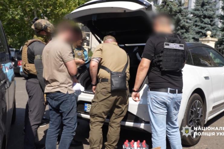 В Одесі викрили схему ухилення від мобілізації: адвокат та посадовці підприємства «бронювали» чоловіків за $11 000