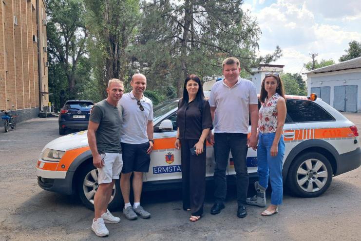 Німецькі партнери передали Арцизькій громаді службове авто для поліції