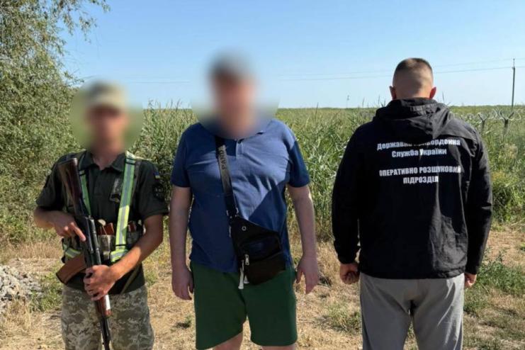 На кордоні з Молдовою затримали псевдовійськового з фальшивими документами