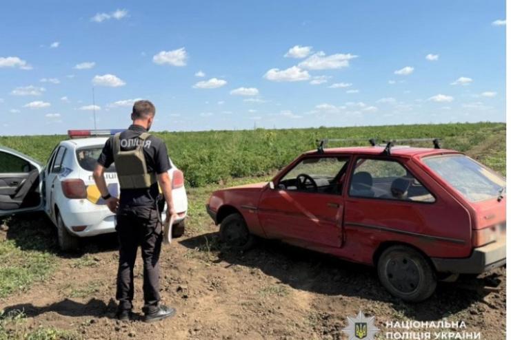 Біляївці чоловік влаштував бійку біля лікарні та, тікаючи від поліції, потрапив у ДТП
