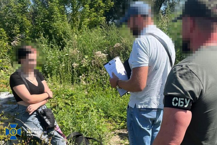 СБУ викрила 16-річну диверсантку, яка готувала підрив залізниці на Хмельниччині