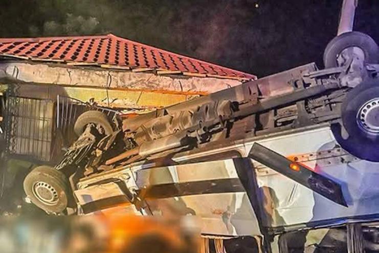 Трагедія на Миколаївщині: автобус «Одеса – Дніпро» перекинувся на залізничному переїзді