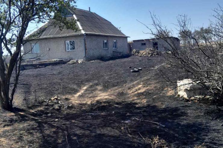 Масштабна пожежа в Павлівській громаді: вогонь загрожував домівкам, але громада спільними зусиллями впоралася