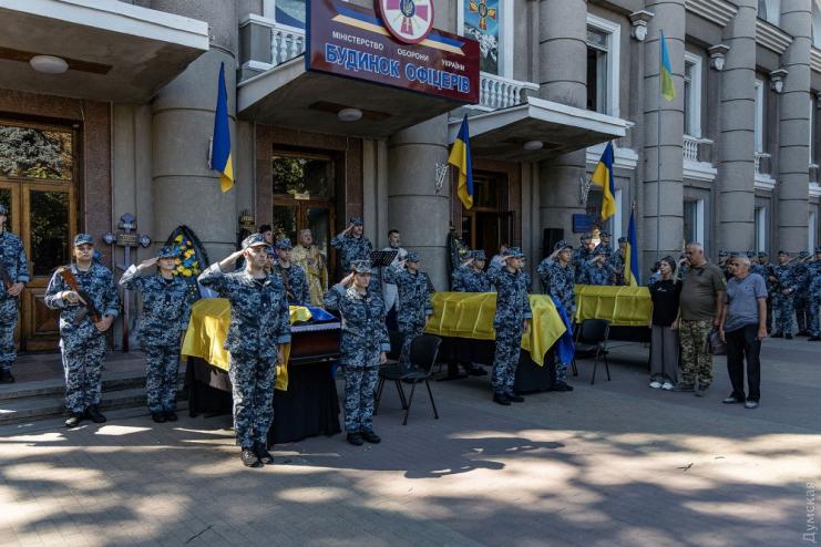 Мешканець Сарати Іван Бондаренко загинув разом із курсантами Військово-морських сил: в Одесі попрощалися з героями