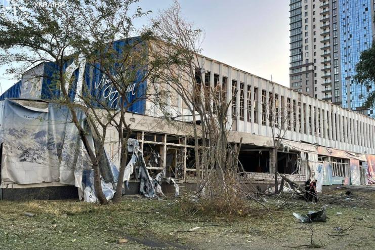 Внаслідок масованої атаки на Одесу та область постраждали троє людей: прокуратура розслідує воєнний злочин