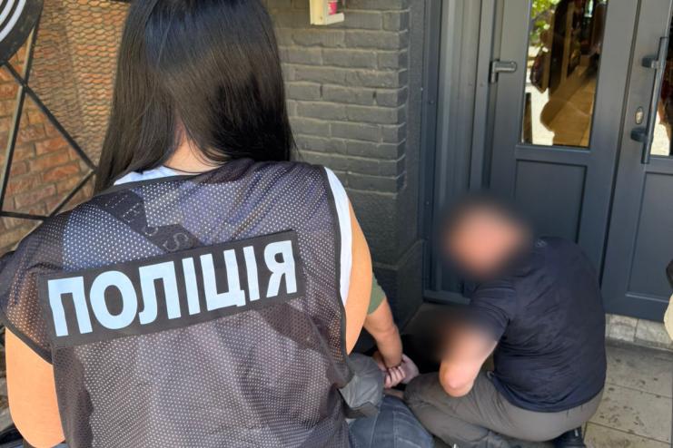 Поліція та СБУ викрили військовослужбовця Одеського РТЦК на хабарництві