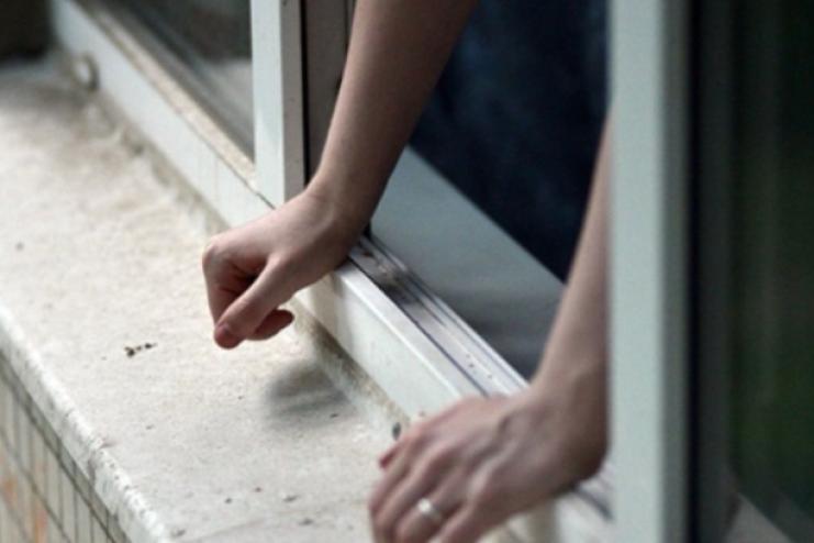 В Одесі жінка загинула після падіння з 6-го поверху