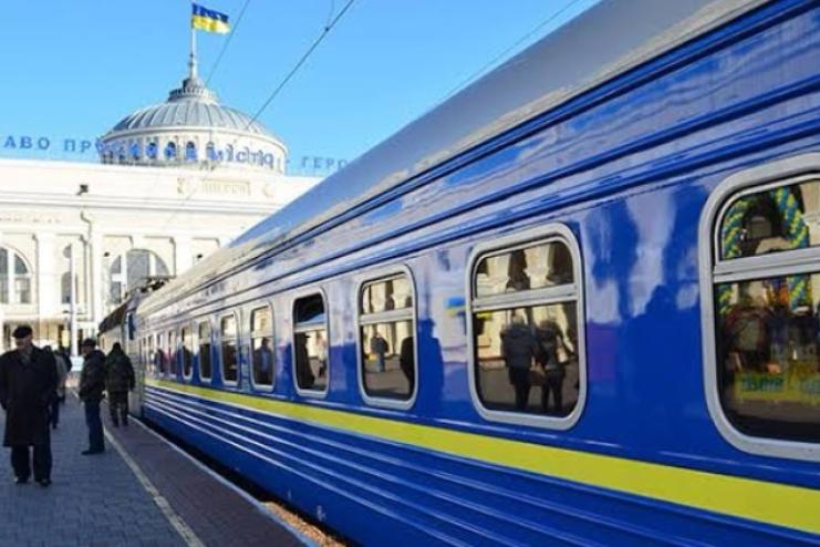  Війська рф атакували залізницю на Одещині: пошкоджена інфраструктура, рух поїздів зупиняли