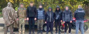 На Одещині прикордонники викрили водія авто та мотоцикліста, які супроводжували групу порушників