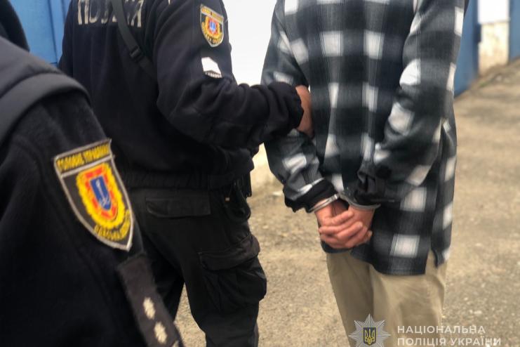 На Одещині поліцейські затримали 60-річного чоловіка за підозрою у вбивстві сусіда