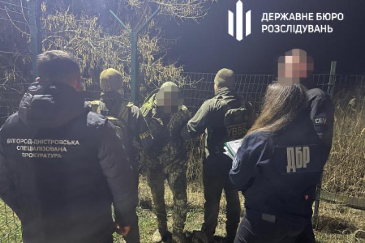 Прикордонник-«перевізник»: 2 роки в’язниці «платний» виїзд чоловіків на трасі Одеса–Рені