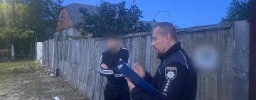 Поліцейські викрили трьох жителів Одещини в оборудках із наркотиками