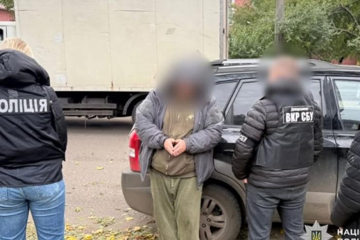 Одеські поліцейські затримали посадовця військової частини за зловживання впливом
