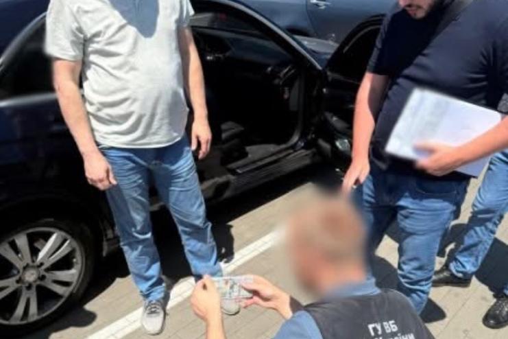 Поліцейські завершили розслідування щодо жителя Миколаївщини, який обіцяв за гроші працевлаштувати до СБУ для уникнення мобілізації