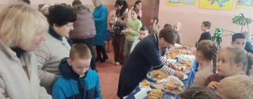 Виноградівський ліцей Тарутинської громади передав 10 000 грн на допомогу ЗСУ